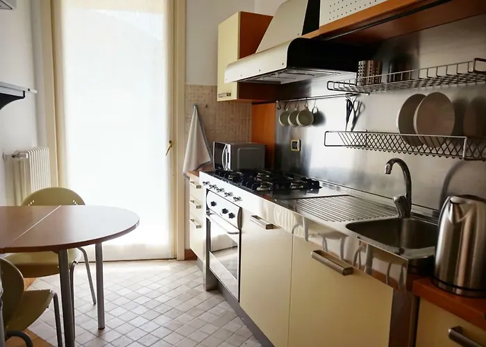 Casa Isola Viscontea * Лекко