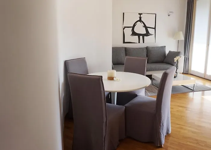 Casa Isola Viscontea * Лекко